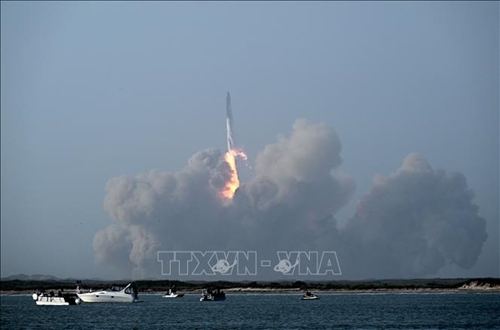 Tên lửa đẩy Super Heavy của SpaceX phát nổ sau khi phóng